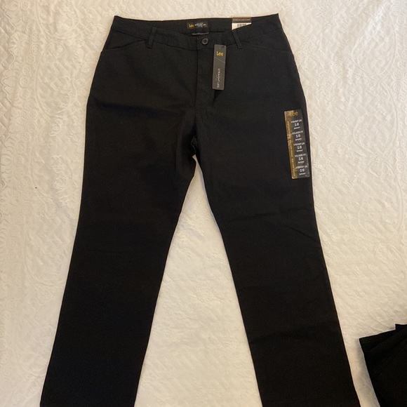 ⭐️⭐️FREE⭐️⭐️ Bundle!!! 3 pairs of black jeans - Picture 5 of 8